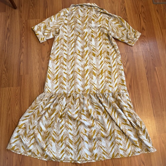 Falling Flower Yellow White Abstract Patterned Dress Size S NWOT - Picture 6 of 7